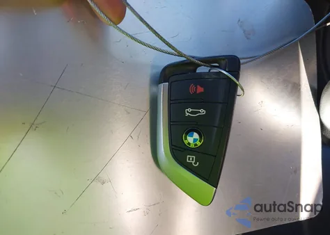 2018 BMW X1 xDrive28I из США, поврежденный, VIN WBXHT3C33J5K22475